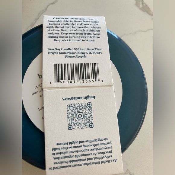 NWT Amber & Tonka Bean bright endeavors 3-wick Glass 16 oz candle peace blue - Picture 5 of 7